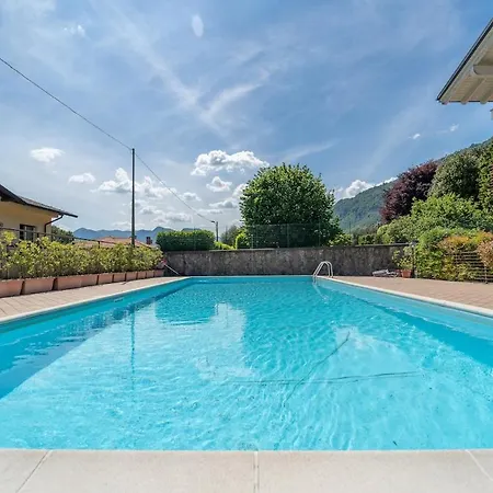 The A-line View A & B With Pool & Garage * Lenno