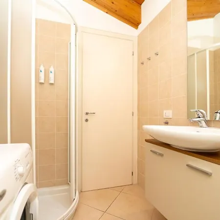 The A-line View A & B With Pool & Garage Lejlighed Lenno